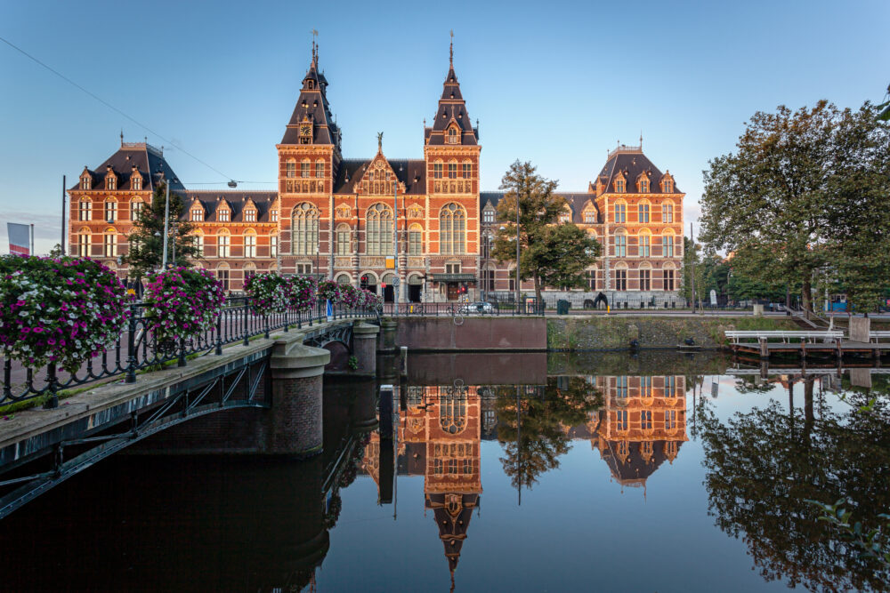 niederlande-amsterdam-rijksmuseum-aussenansicht-1000×667